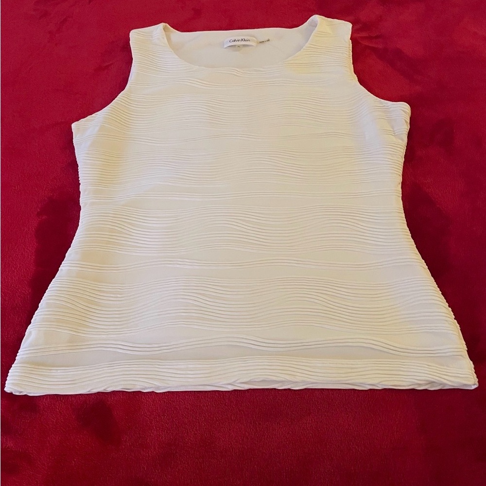 Elegant Calvin Klein White Sleeveless Top